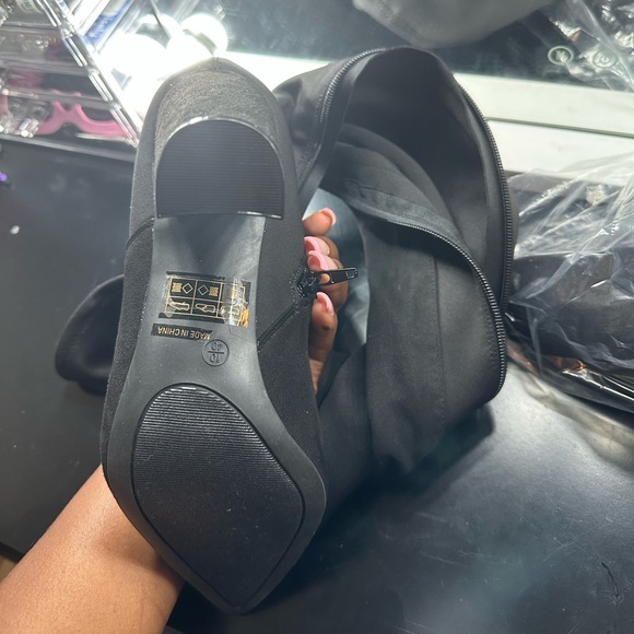 Black Thigh Heel Boots - Picture 5 of 5